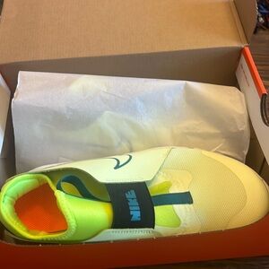 Boys size 7y Nike flex runner
